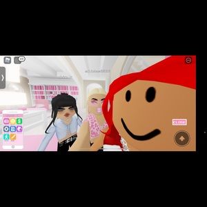 Meet your Posher, Daphne